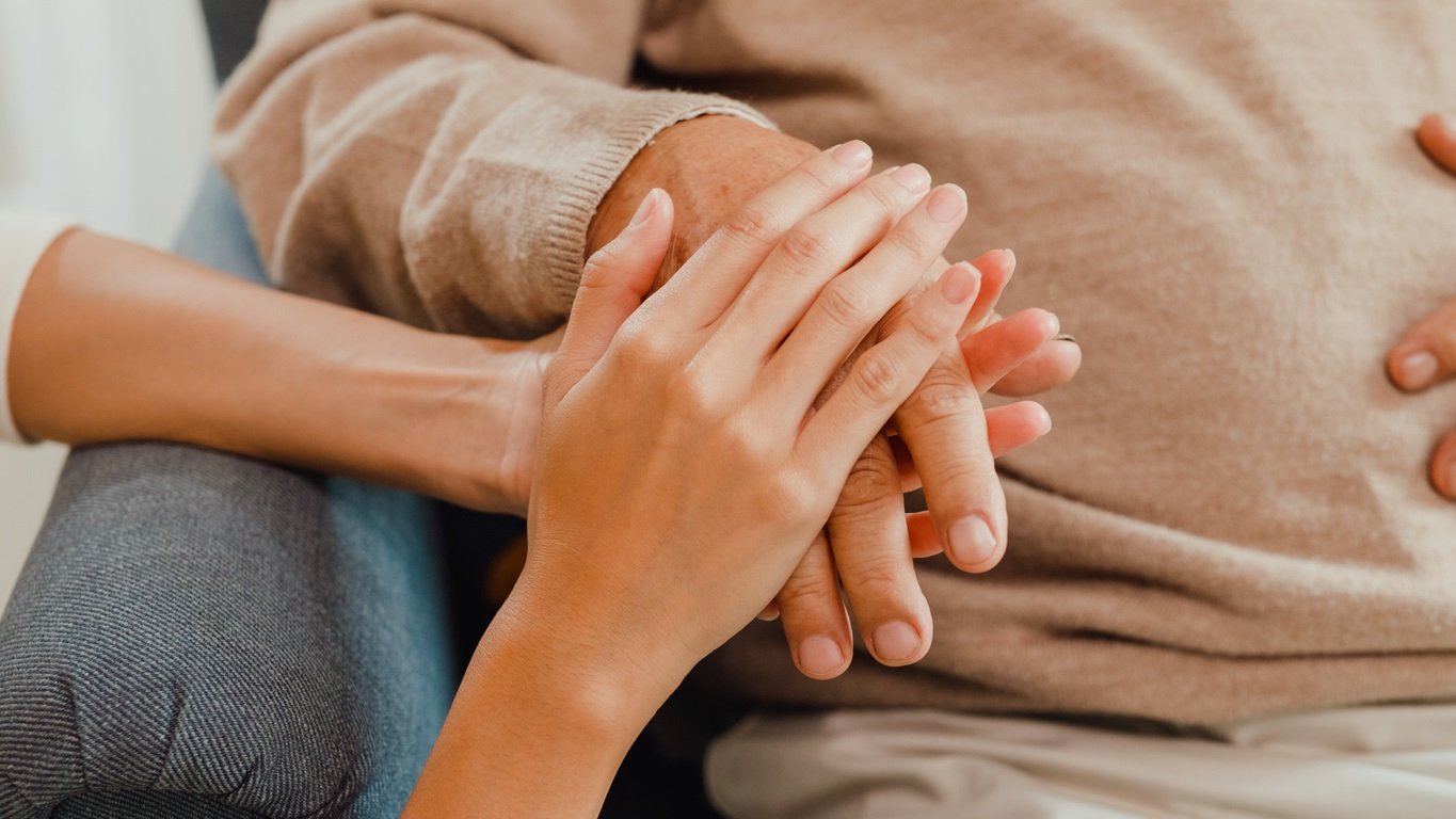 Enhancing Comfort: Care Strategies for Final Life Stages